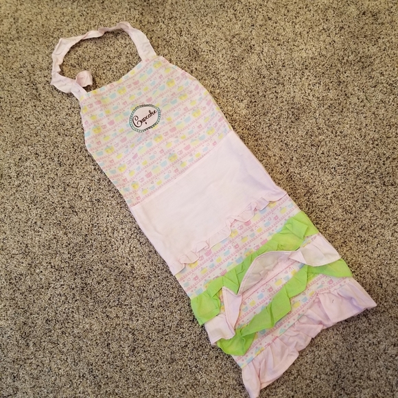 Cupcake Cupboard ruffle pocket tie apron - Picture 2 of 15